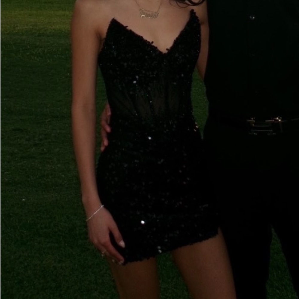 Elegant Black Sequin homecoming Dress